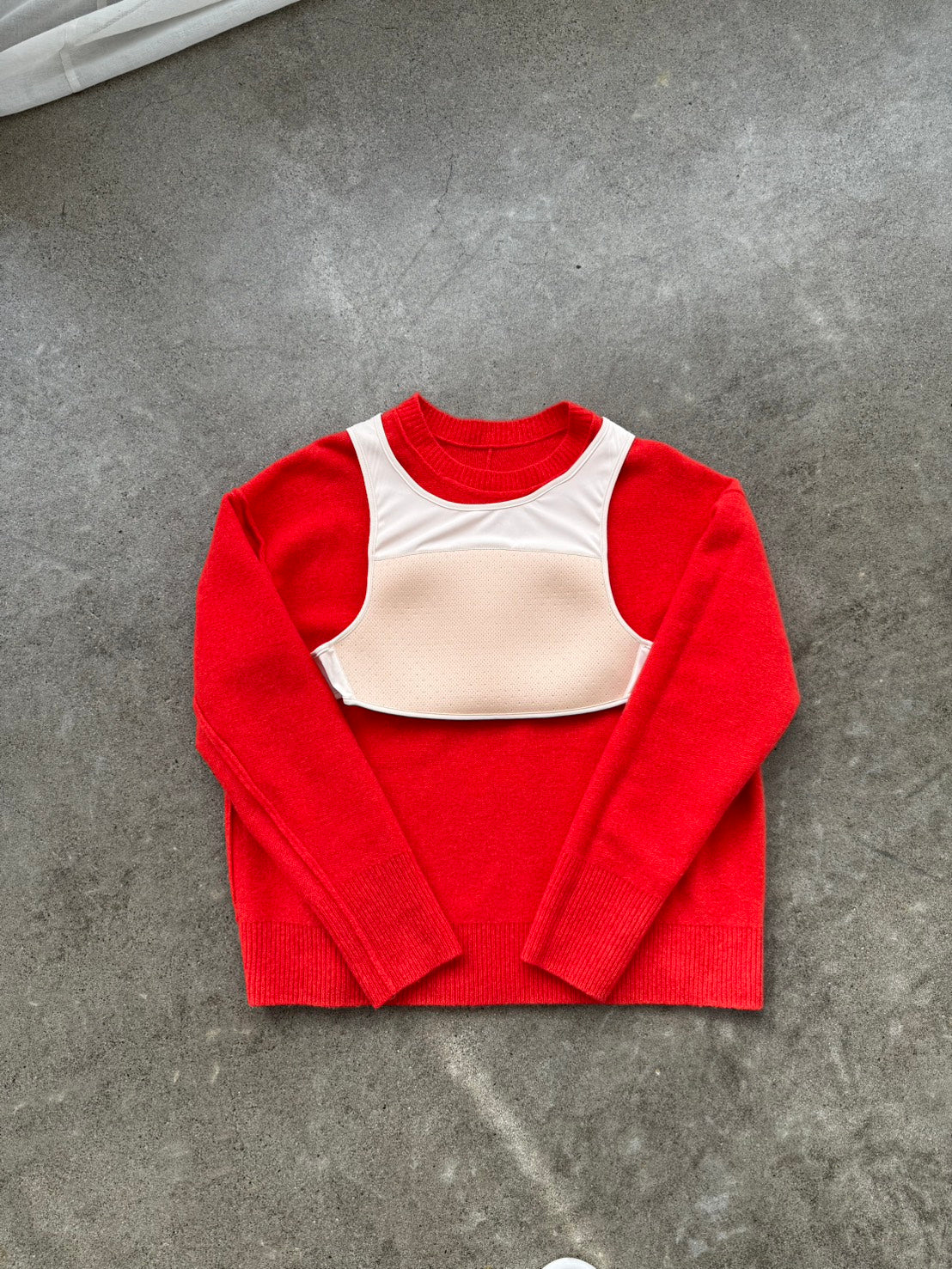 ブラレスセーター（ラウンド）