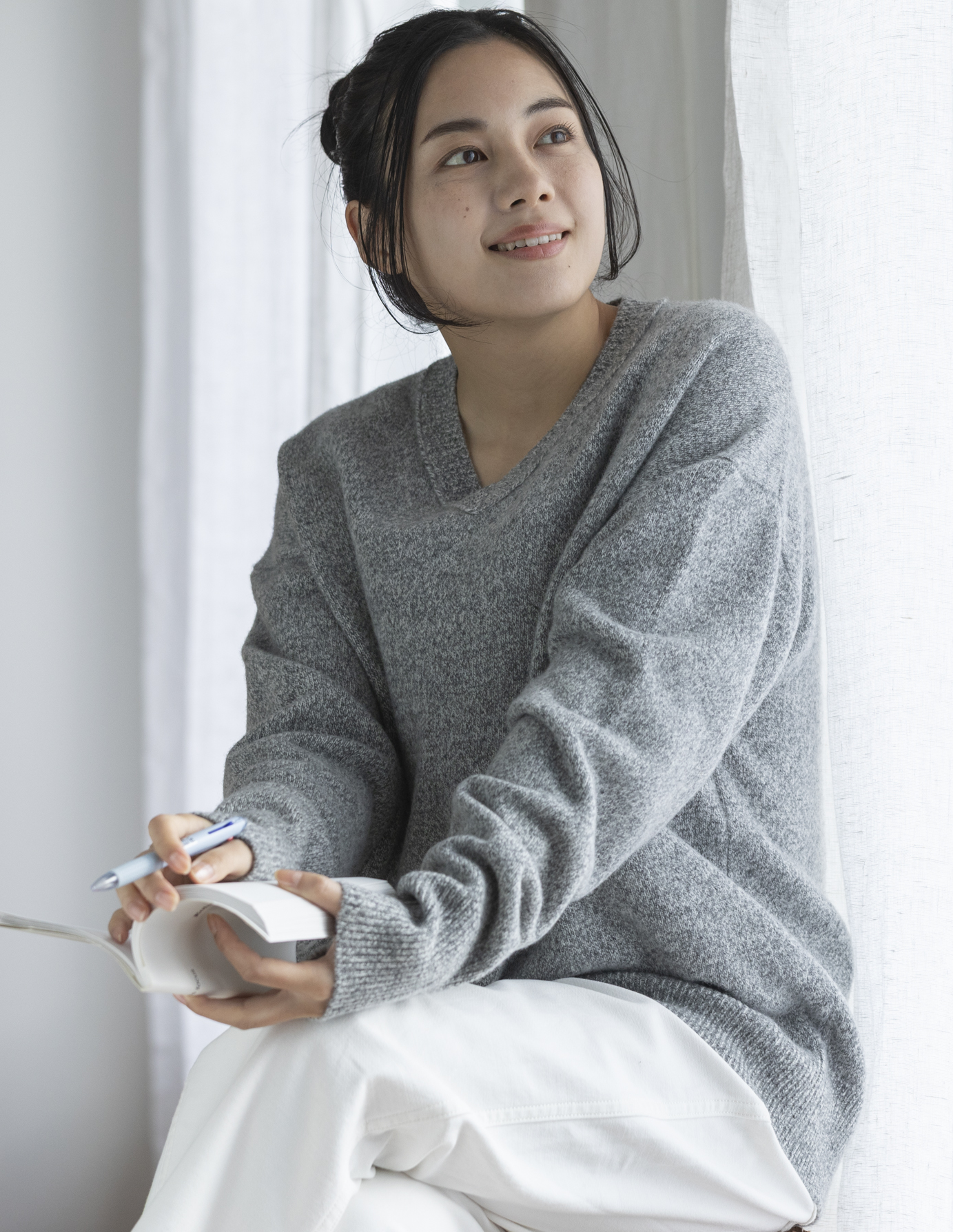 ブラレスセーター（Ｖネック）