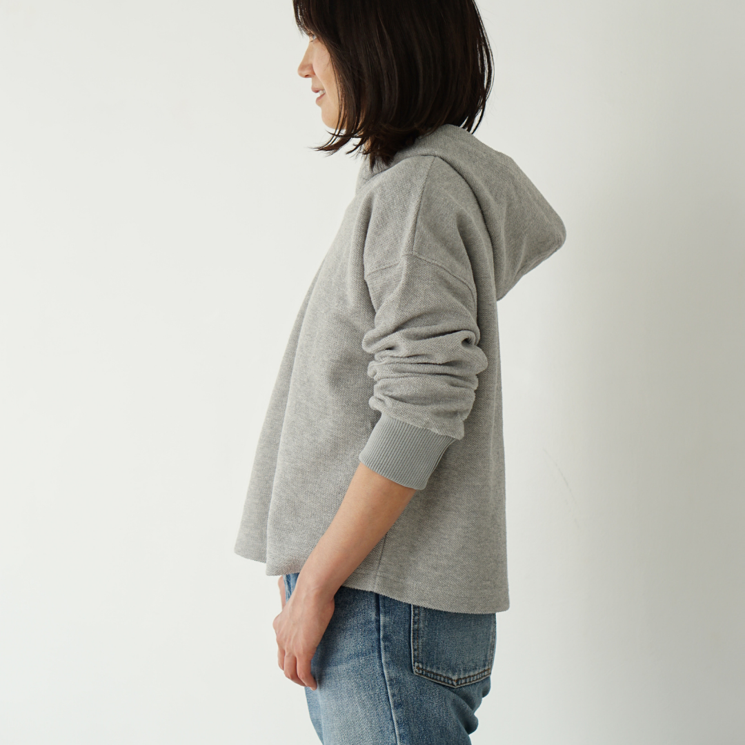 ブラレス・パーカー