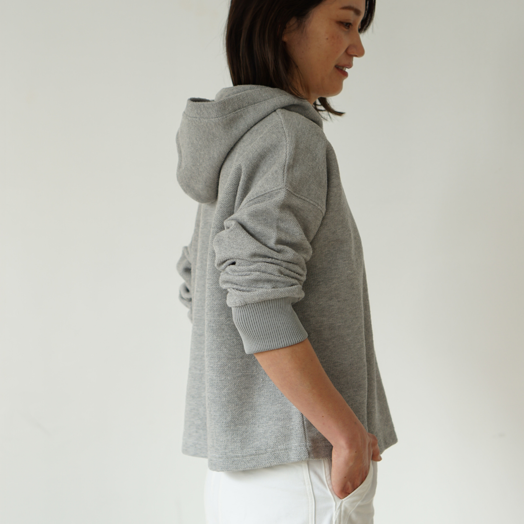 ブラレス・パーカー