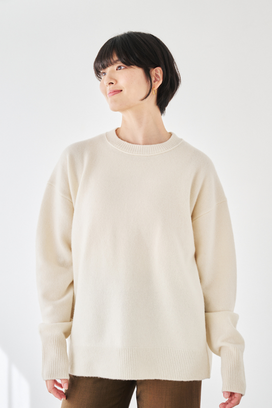 ブラレスセーター（ラウンド）