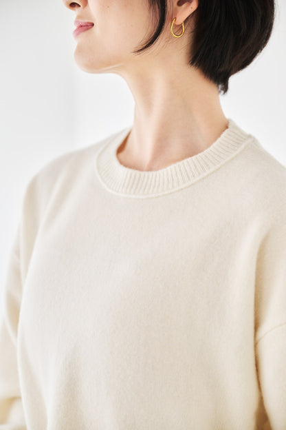 ブラレスセーター（ラウンド）