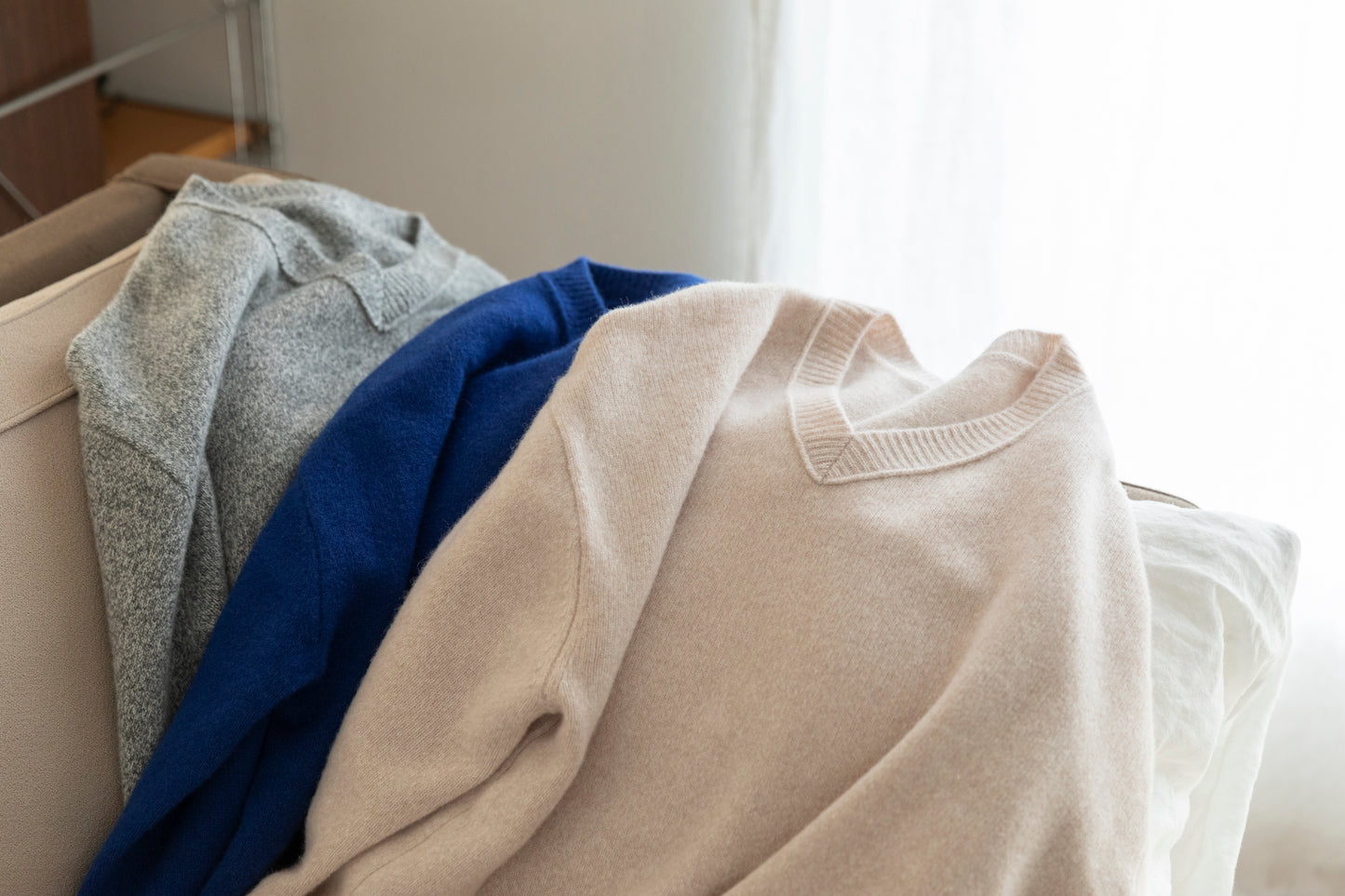 ブラレスセーター（Ｖネック）