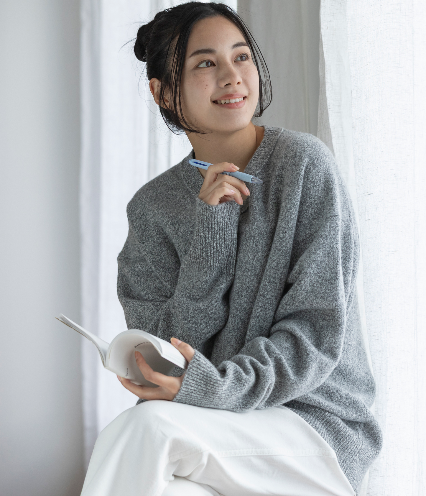 ブラレスセーター（Ｖネック）