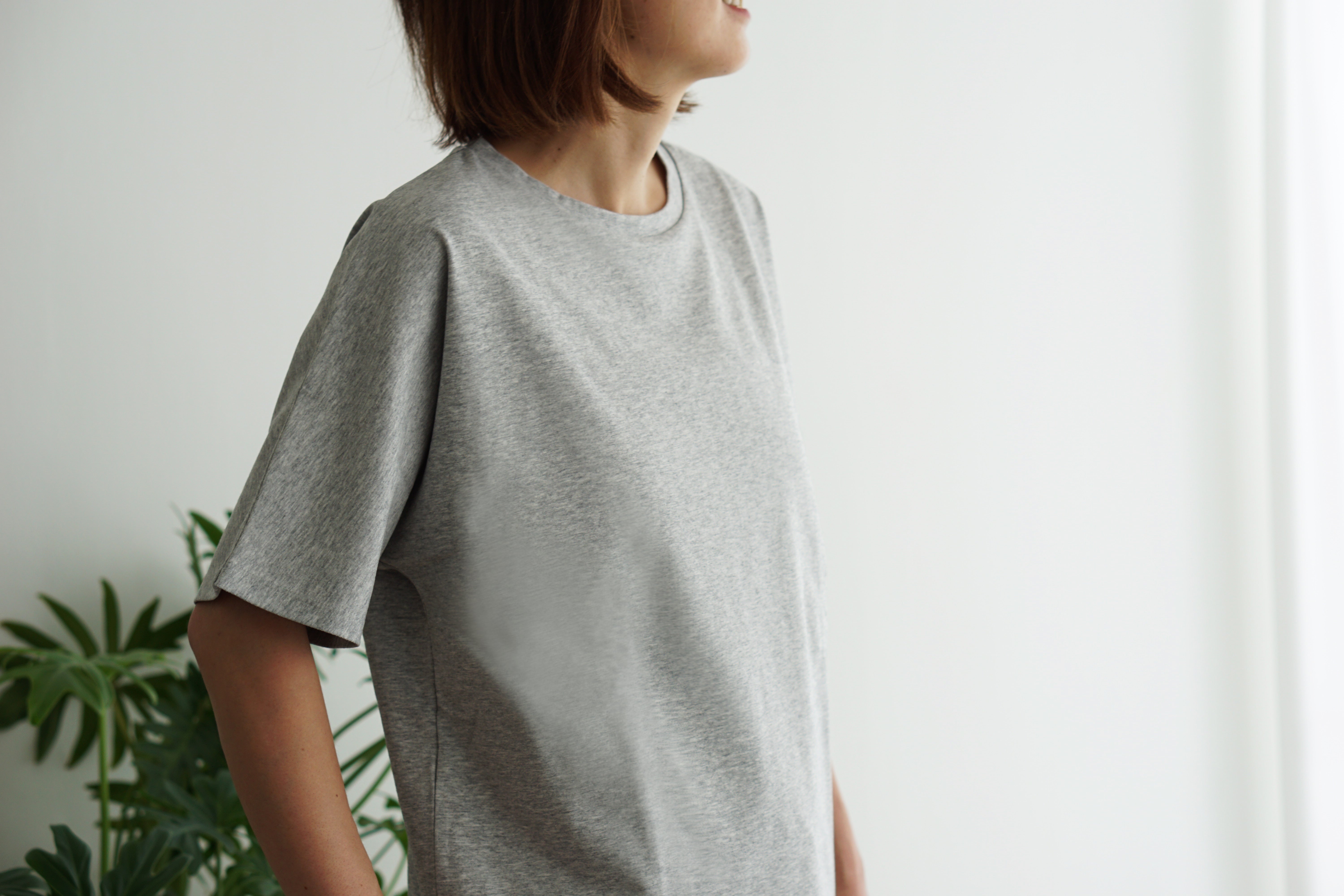 no-bu ノーブラTシャツ ドレスデザインの発想から生まれた美シルエットのノーブラTシャツ 素肌